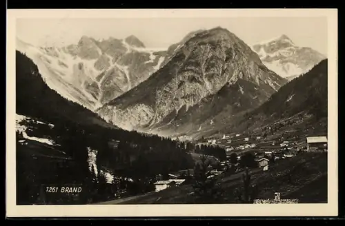 AK Brand, Panorama mit Ort und Gebirgsmassiv