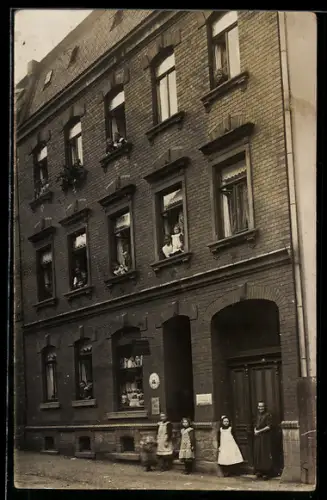 Foto-AK Greiz, Warenhandlung Gustav Kanis, Petzoldstrasse 8