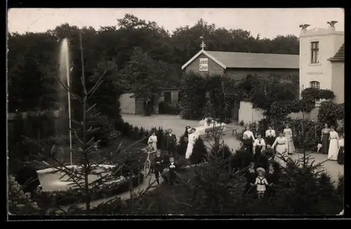 Foto-AK Grosswusterwitz, Gutshaus mit Garten