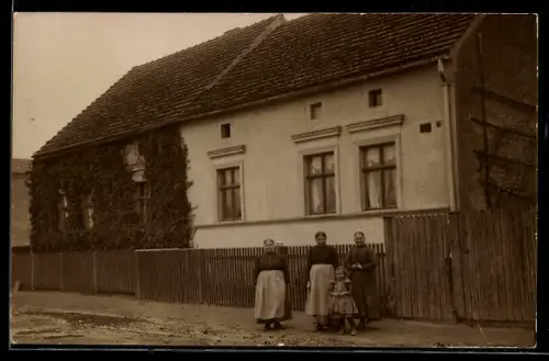Foto-AK Göhlsdorf, Haus Familie Horn 1910
