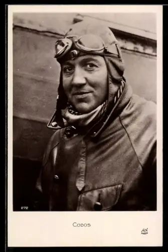 AK Pilot Codos in Fliegerkombination mit Kopfhaube und Fliegerbrille