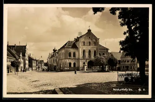 AK Höchstädt a. D., Ortsansicht mit Stadtplatz und Stadtsparkasse