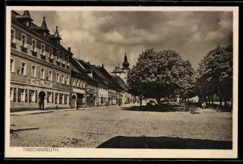 AK Tirschenreuth, Ortspartie mit Kirche und Hotel Post