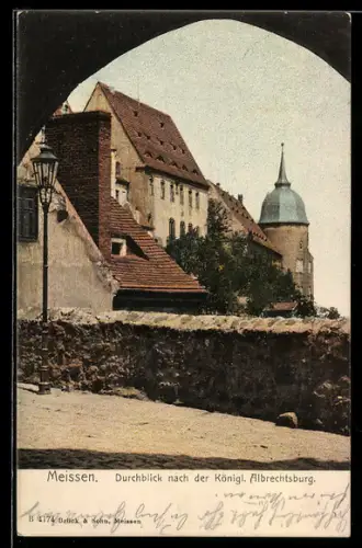 AK Meissen, Königliche Albrechtsburg durch einen Durchgang gesehen