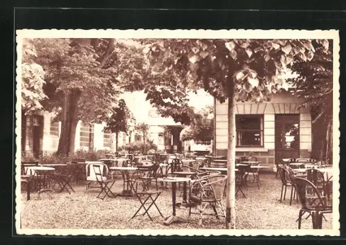 AK Langeais, Le Family Hotel, la terrasse et le restaurant d`ete