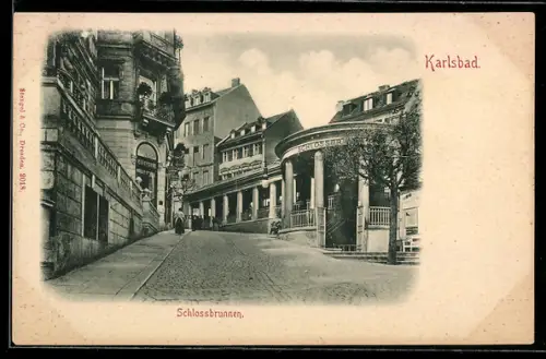 AK Karlsbad, Strassenpartie am Schlossbrunnen