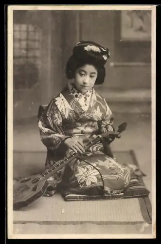 AK Portrait einer Geisha mit Shamisen
