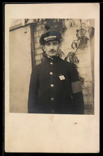 Foto-AK Portrait eines Kriegsgefangenen