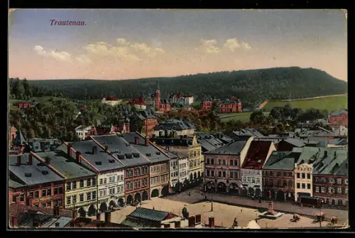 AK Trautenau, Marktplatz, Blick zur Kirche