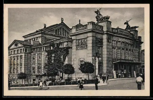 AK Gablonz-Jablonec Nad Nisou, Stadttheater, Leute