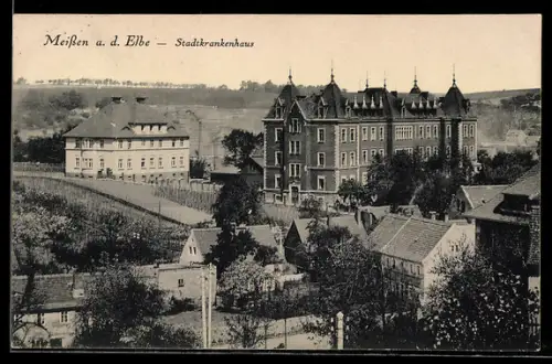 AK Meissen a. d. Elbe, Stadtkrankenhaus mit Strassenpartie