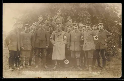 AK Hilfskrankenträger-Wiederholungskurs im Felde 1915, Soldaten, Rotes Kreuz