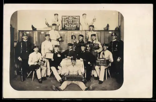 Foto-AK Gruppenfoto 1. Leibgrenadier Reg. No. 100 3. Komp 1912