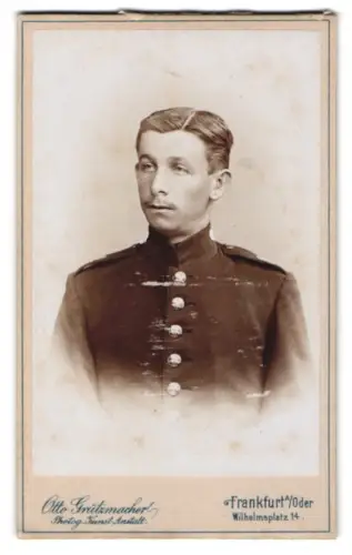 Fotografie Otto Grützmacher, Frankfurt a. O., Wilhelmsplatz 14, Obergefreiter in Uniform