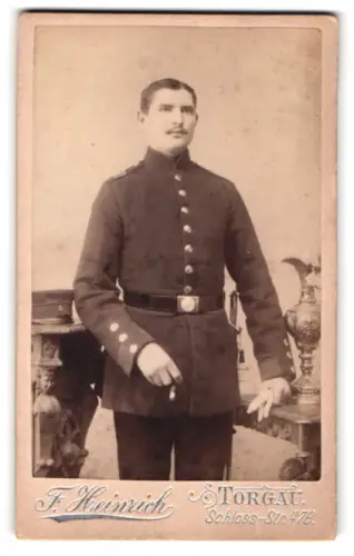 Fotografie F. Heinrich, Torgau, Schloss-Str. 476, Soldat vom 4. Thüring. Inf.-Regiment Nr. 72 in Uniform mit Schirmmütze