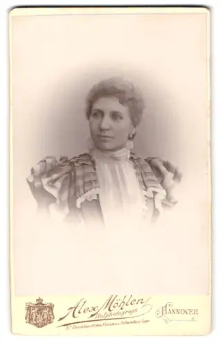 Fotografie Alex Möhlen, Hannover, Georgsplatz, Elegantes Porträt einer Frau