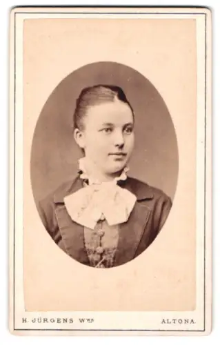 Fotografie H. Jürgens Wwe., Altona, Gr. Mühlenstrasse 54, Porträt von Annette Scharmer