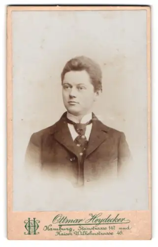 Fotografie Ottmar Hoydecker, Hamburg, Steinstrasse 147, Porträt eines jungen Mannes