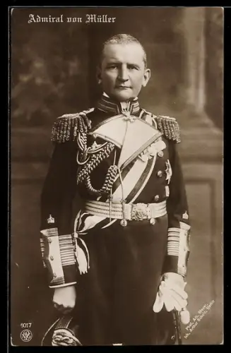 AK Admiral Georg Alexander von Müller in Uniform mit Ehrenzeichen und grosser Ordensspange