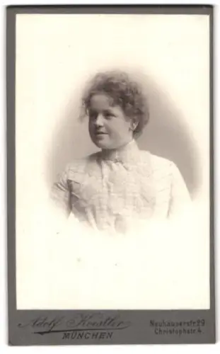 Fotografie Adolf Koestler, München, Portrait junges Fräulein mit Lockenpracht