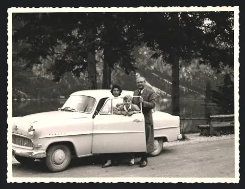 Fotografie Auto Opel Rekord, Familie nebst Coupe