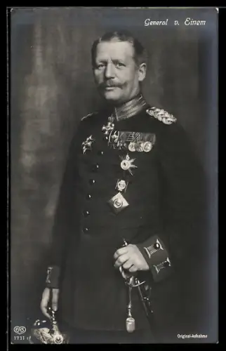 AK General v. Einem mit Uniform u. Orden