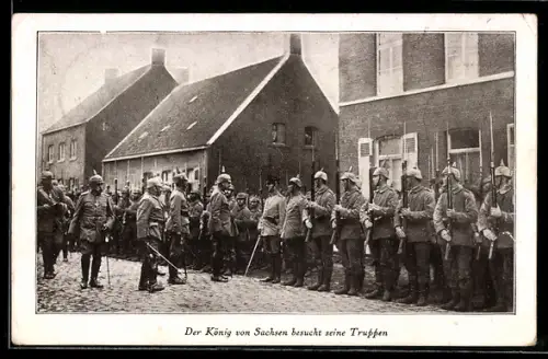 AK Der König von Sachsen besucht seine Truppen, Soldaten mit Pickelhauben