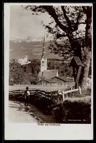 Foto-AK Fritz Gratl: Innsbruck, Teilansicht mit Kirche und Bergpanorama
