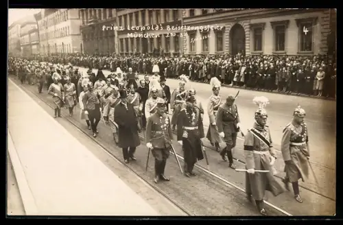 AK München, Beisetzungsfeier von Prinz Leopold von Bayern im Jahr 1930