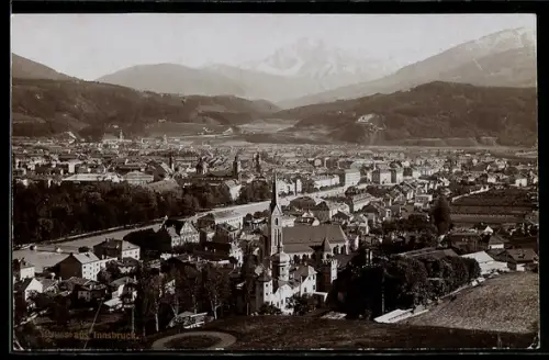 Foto-AK Fritz Gratl: Innsbruck, Totalansicht aus der Vogelschauz mit Bergpanorama