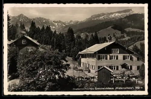 AK Walserschanz, Grenzwirtshaus mit Bergpanorama