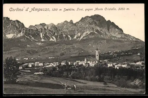 AK Cortina d` Ampezzo /Tirol, Teilansicht mit Kirche gegen Monte Cristallo