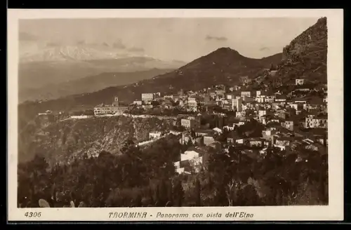 AK Taormina, Panorama con vista dell` Etna