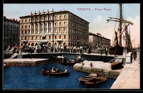 AK Trieste, Ponte Rosso con barche e folla sul ponte
