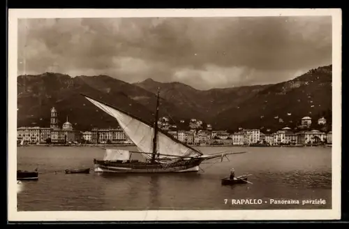 AK Rapallo, Panorama parziale con barca a vela sul mare