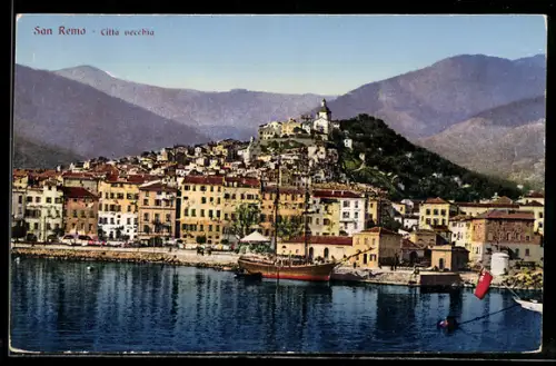 AK San Remo, Città vecchia con vista sul porto e le montagne sullo sfondo