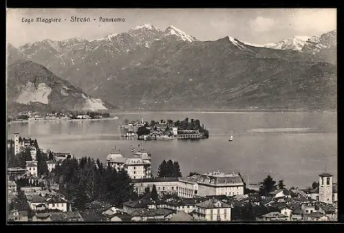 AK Stresa /Lago Maggiore, Panorama con vista sulla città e sulle montagne in lontananza