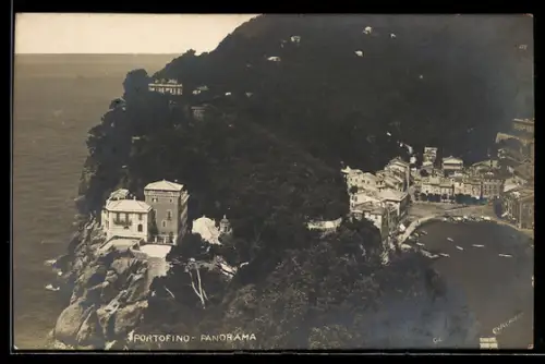 AK Portofino, Panorama della costa e del borgo sul mare