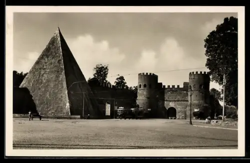 AK Roma, Piramide di Caio Cestio e Porta San Paolo con tram