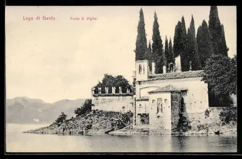 AK Punta S. Vigilio /Lago di Garda, Punta S. Vigilio con cipressi e edificio storico sul lago