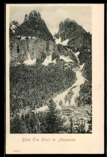 AK Ampezzo, Hôtel Tre Croci con montagne sullo sfondo