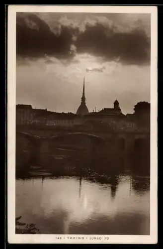 AK Torino, Lungo Po con silhouette della Mole Antonelliana al tramonto