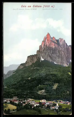 AK Seis am Schlern, Vista panoramica del paese e del massiccio montuoso al tramonto