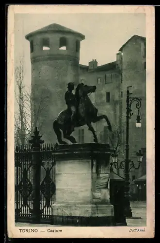 AK Torino, Statua equestre di Castore davanti al castello medievale