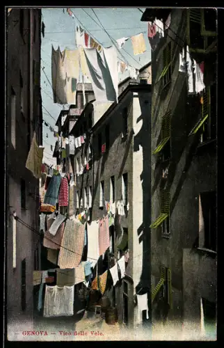 AK Genova, Vico delle Vele con panni stesi tra i palazzi