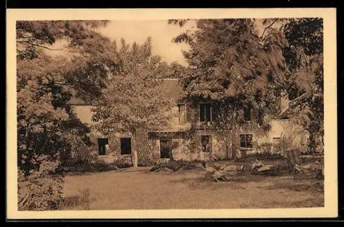AK Sougères-sur-Sinotte, Maison familiale de cure du Petit-Pien, Gartenpartie