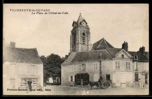 AK Villeneuve-la-Guyard, La Place de l`Hotel-de-Ville