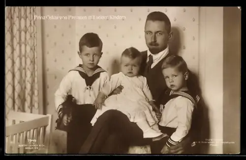 Foto-AK Prinz Oskar von Preussen mit seinen Kindern
