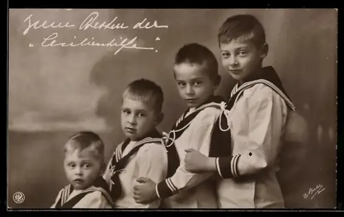 AK Die Söhne des Kronprinzen Wilhelm von Preussen in Matrosenuniform