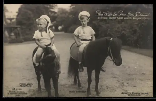 AK Prinz Wilhelm und Prinz Louis Ferdinand, älteste Söhne von Kronprinz Wilhelm von Preussen, reiten auf ihren Ponies